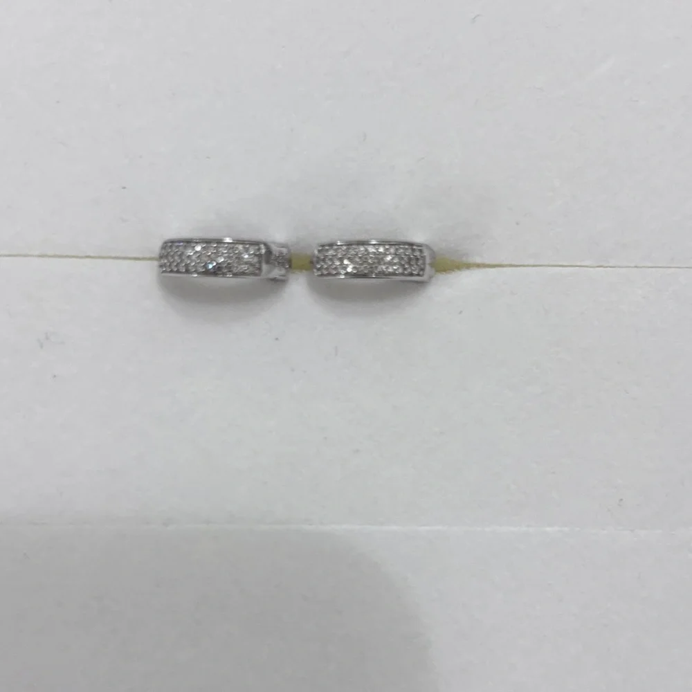 💎Mejuri Bold pavé Diamond Huggie Hoop Earrings 14k white gold - Picture 5 of 8